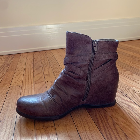 Baretraps Wedge Bootie - Picture 8 of 9